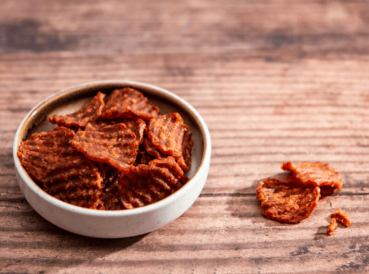 Buck 'N' Bird Chilli Flavour Air-dried salami crisps 25g pack